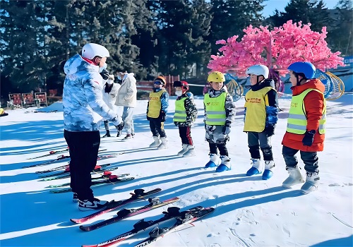 1703059716958045.jpg 3.冰雪研學(xué).jpg