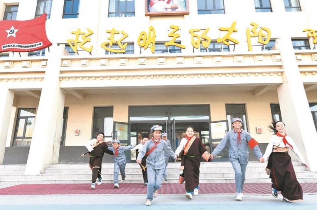 青海省尖扎縣：教育綻放團結花